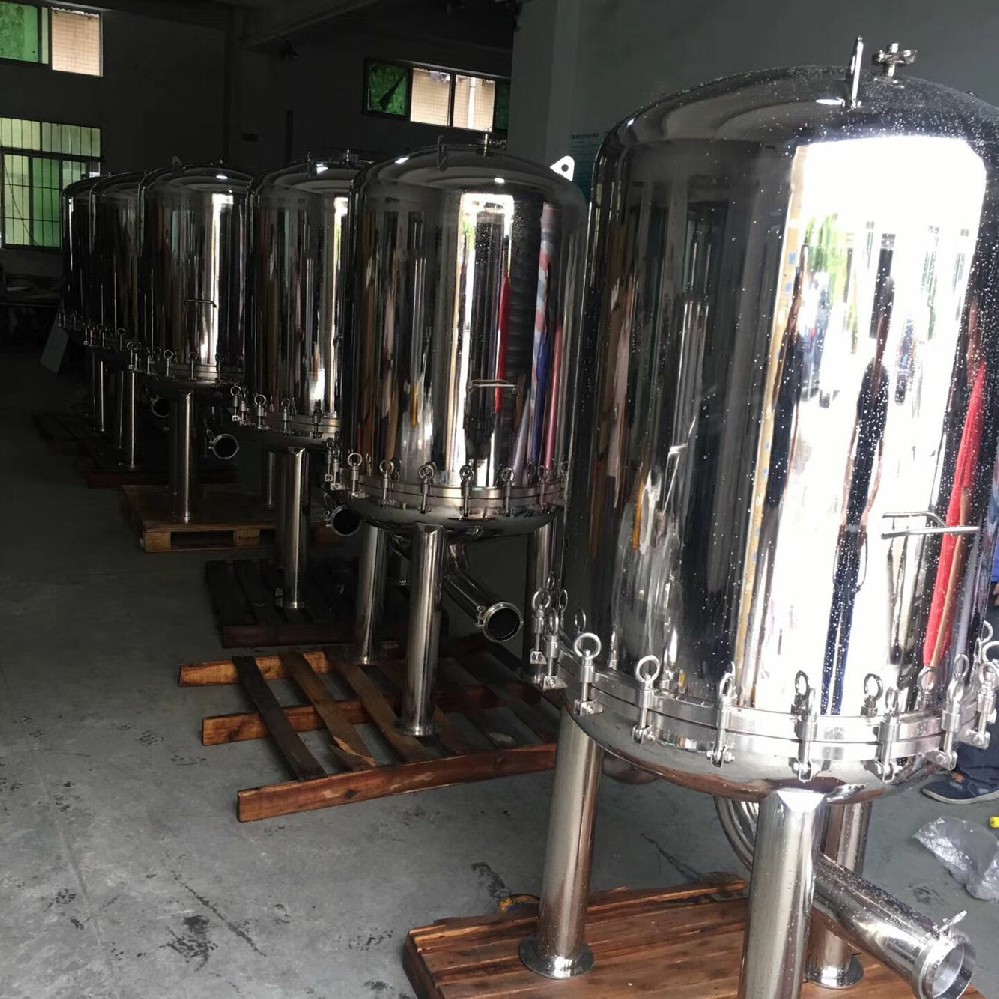 仿玻璃鋼過濾器進(jìn)水濁度要求是什么？